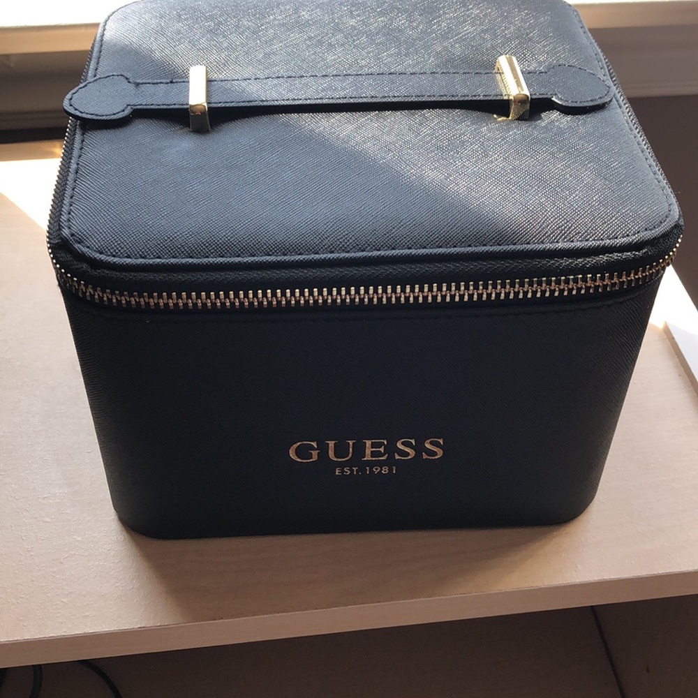 Brand new jewelry box or sunglasses case - Picture 2 of 8
